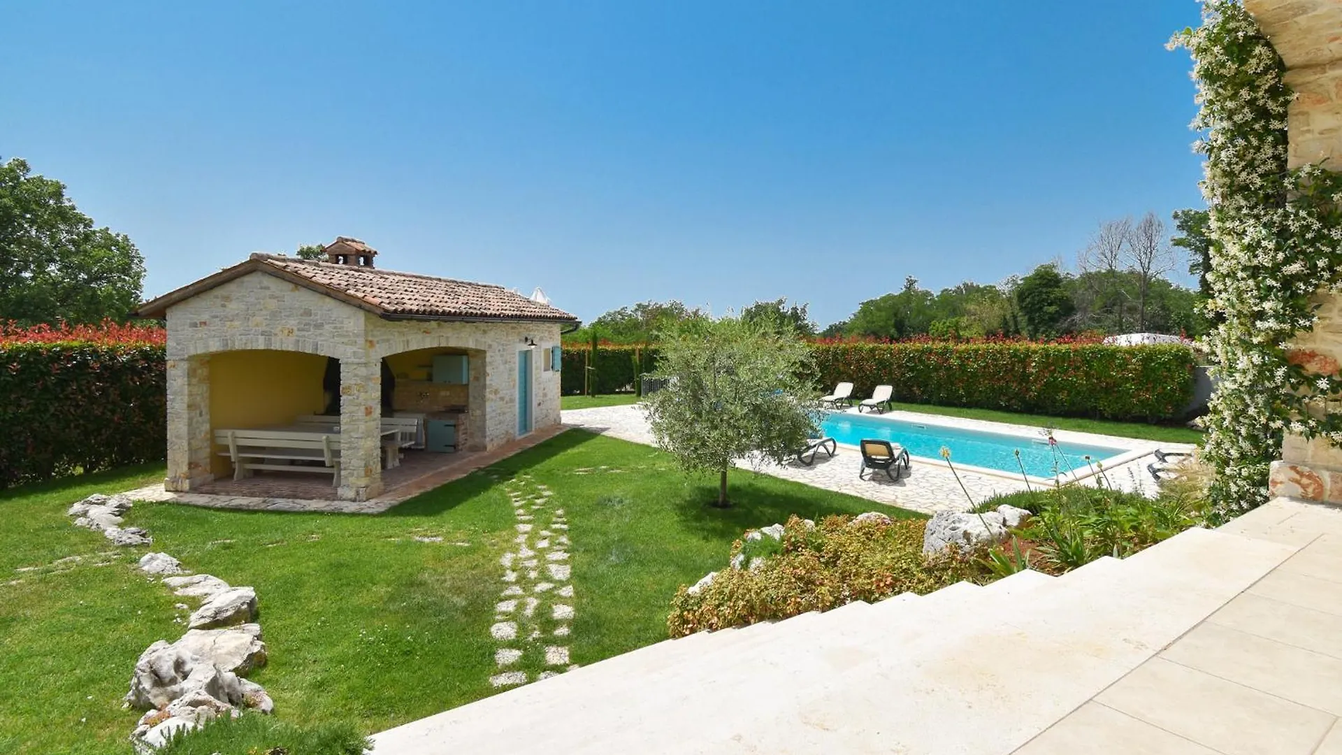 Villa Azzurra Heraki Sveti Lovrec Pazenaticki Croatia