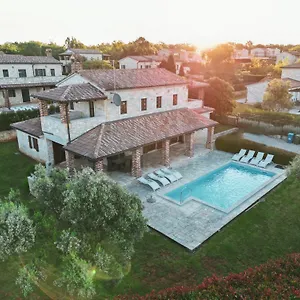 Theblueview Near Porec Villa